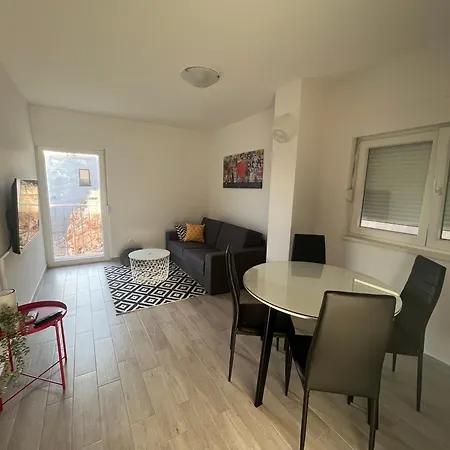 Apartment Charlie Komarna Kültér fotó